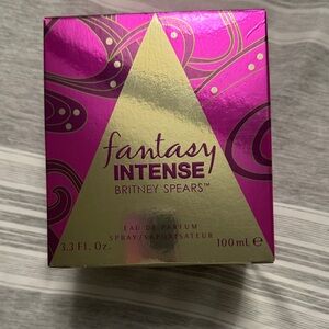 Britney Spears Fantasy Intense Eau de Parfum - Pink and Gold